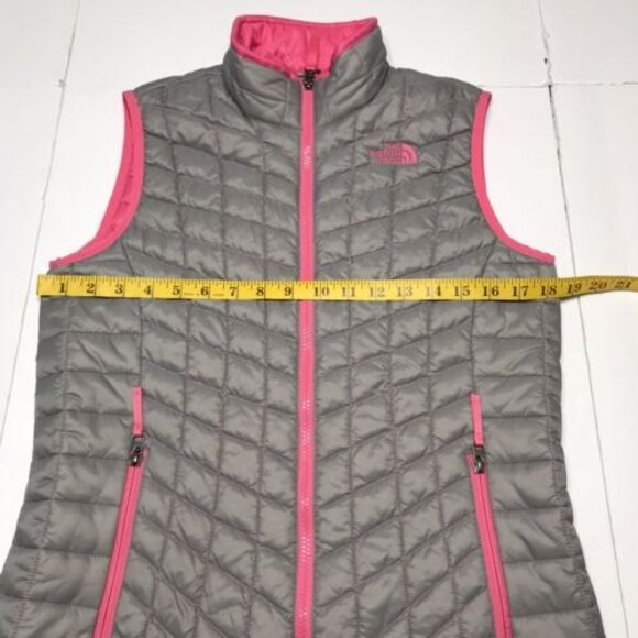 The North Face Thermoball Girls Puffer Vest Size XL Grey Pink - Picture 3 of 7